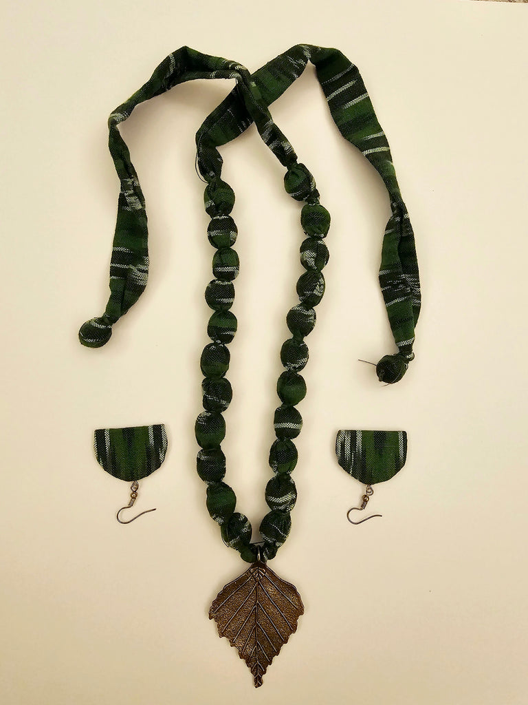 Fabric Necklace Earring Set (Green/Oxidized)